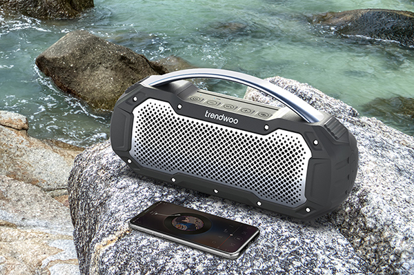 Portable outdoor waterproof bluetooth speaker
